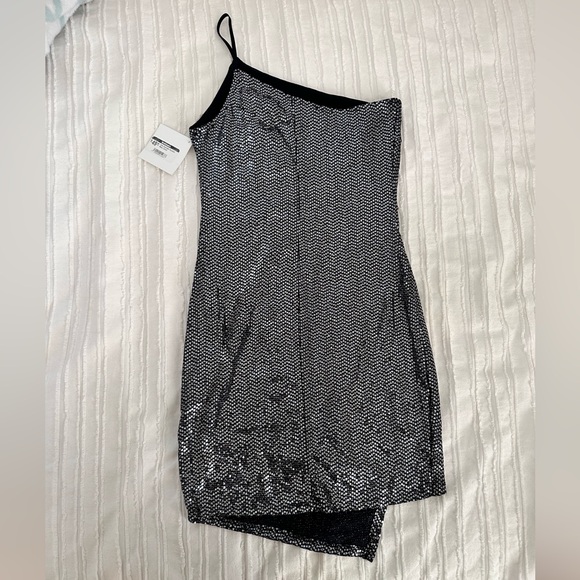 NWT Black Sequin One Shoulder Dress Size S - Picture 2 of 4